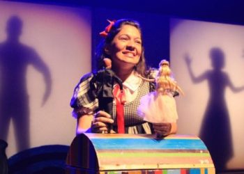 ESPETÁCULO ‘A MENINA QUE ENTRA EM LIVROS’ CHEGA EM RESENDE NESTE SÁBADO