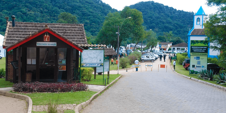 CRIMINOSOS ATACAM POLÍCIA MILITAR EM VISCONDE DE MAUÁ