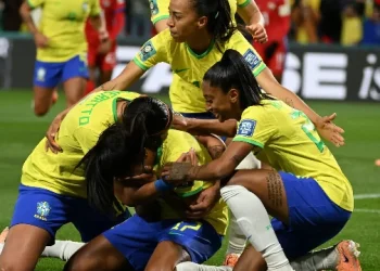 BRASIL VENCE O PANAMÁ DE GOLEADA E ASSUME LIDERANÇA DO GRUPO NA COPA