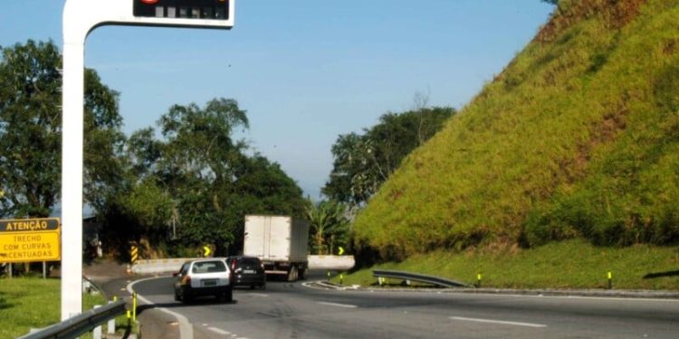 PISTA DE DESCIDA DA SERRA DAS ARARAS SERÁ INTERDITADA PARA MANUTENÇÃO DE PAVIMENTO