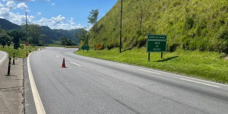 DESCIDA DA SERRA DAS ARARAS SERÁ FECHADA PARA OBRAS NO FIM DE SEMANA