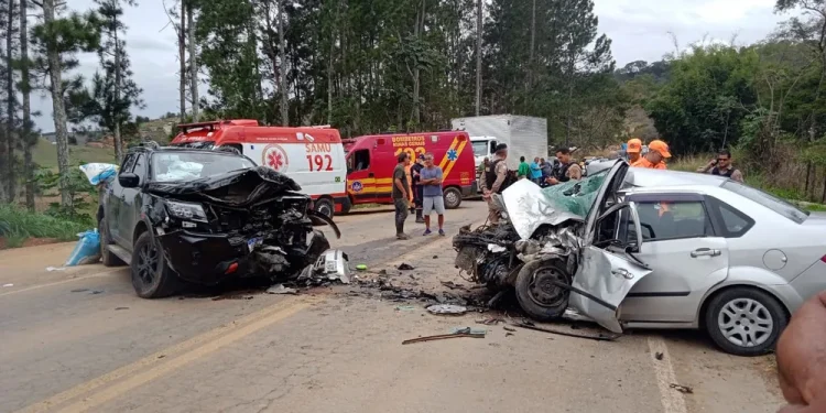 ACIDENTE GRAVE NA MG-133 MATA TRÊS PESSOAS, EM RIO POMBA