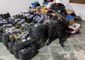 POLÍCIA PRENDE R$ 500 MIL EM MERCADORIAS FALSIFICADAS EM PIRAÍ