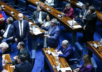 SENADO APROVA A PEC QUE CRIMINALIZA PORTE E POSSE DE DROGA
