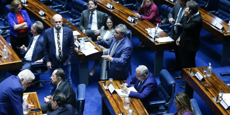 SENADO APROVA A PEC QUE CRIMINALIZA PORTE E POSSE DE DROGA