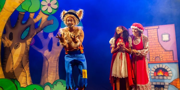 DIVERSÃO EM CENA TRAZ PARA BARRA MANSA E RESENDE O MUSICAL CHAPEUZINHO VERMELHO
