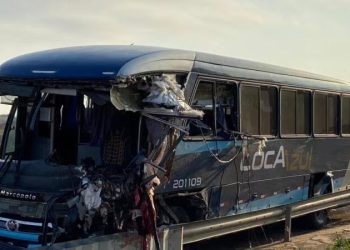 ACIDENTE ENTRE ÔNIBUS E MICRO-ÔNIBUS DEIXA 4 MORTOS E 10 FERIDOS EM RODOVIA DE SP