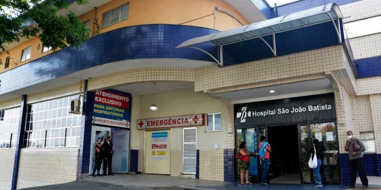Volta Redonda: Sargento da PM é agredido com garrafa no rosto