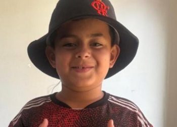 FAMÍLIA DE MENINO DE 8 ANOS DE VOLTA REDONDA FAZ CAMPANHA PARA CUSTEAR TRATAMENTO DE TUMOR