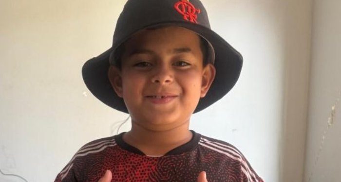 FAMÍLIA DE MENINO DE 8 ANOS DE VOLTA REDONDA FAZ CAMPANHA PARA CUSTEAR TRATAMENTO DE TUMOR